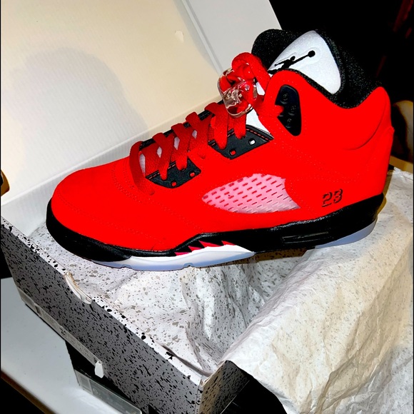 Raging Bull Jordan retro 5s